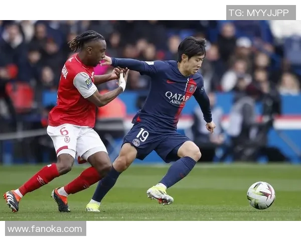 利尔主场迎战巴黎圣日耳曼双方争夺法甲联赛重要积分